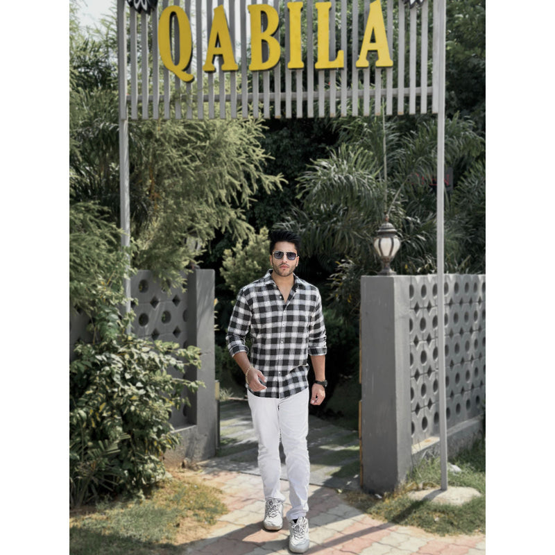Men Black & White Full Sleeve Check Shirt